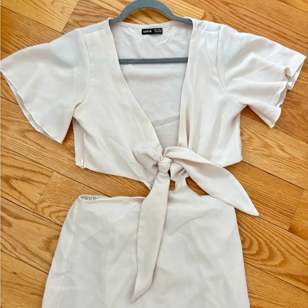 Ivory Tie-Front Maxi Dress - Picture 4 of 8